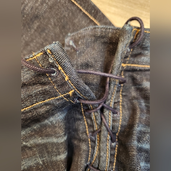 Elizabeth and James TEXTILE 'Gloria' Flared Jeans, Dark Wash, Size US 29 - Picture 5 of 8